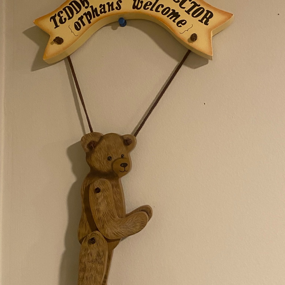 Charming Brown Teddy Bear Wall Decor